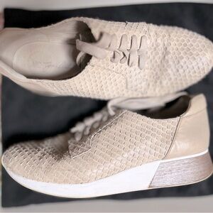Vince Camuto faux ostrich tan textured leather sneakers